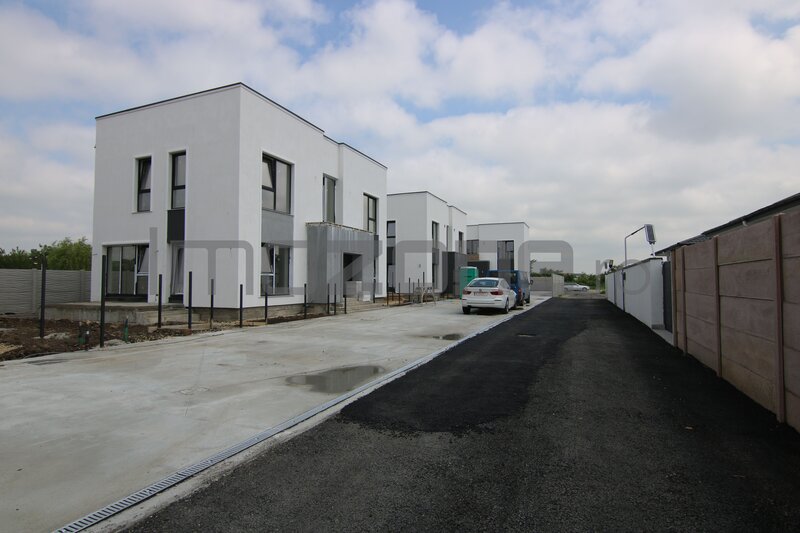 Otopeni, zone Ferme, vila P+1, 4 camere,  3 dormitoare, 3 bai, comision 0%