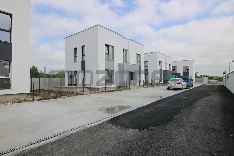 Otopeni, zone Ferme, vila P+1, 4 camere,  3 dormitoare, 3 bai, comision 0%